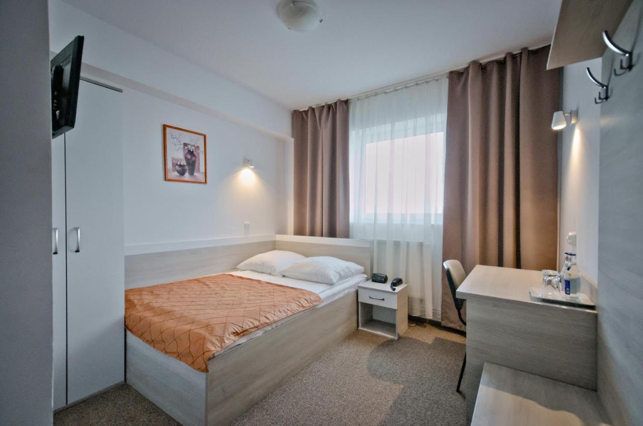 Hotel Sezam كراتشكوفا المظهر الخارجي الصورة