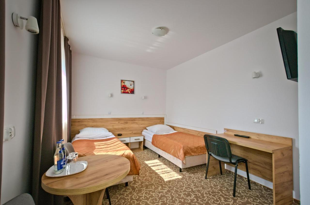 Hotel Sezam كراتشكوفا المظهر الخارجي الصورة