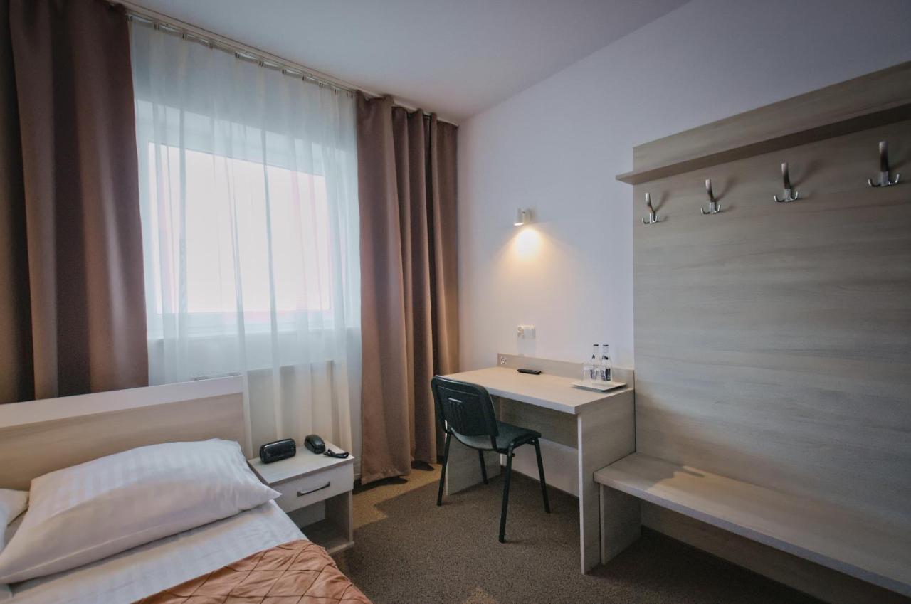 Hotel Sezam كراتشكوفا المظهر الخارجي الصورة