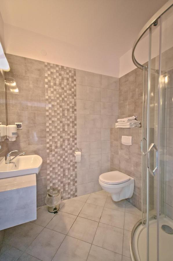 Hotel Sezam كراتشكوفا المظهر الخارجي الصورة