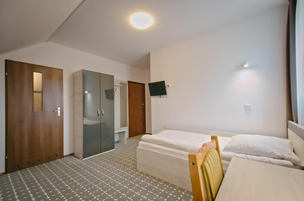 Hotel Sezam كراتشكوفا المظهر الخارجي الصورة