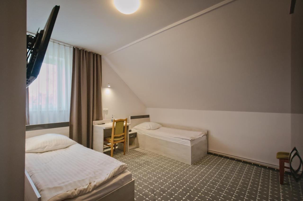 Hotel Sezam كراتشكوفا المظهر الخارجي الصورة