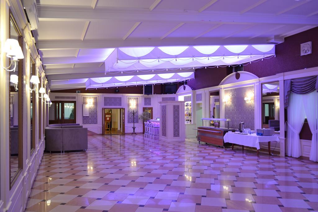 Hotel Sezam كراتشكوفا المظهر الخارجي الصورة
