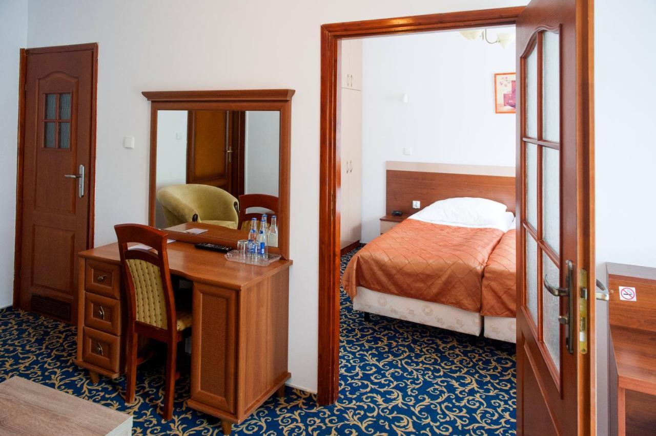 Hotel Sezam كراتشكوفا المظهر الخارجي الصورة