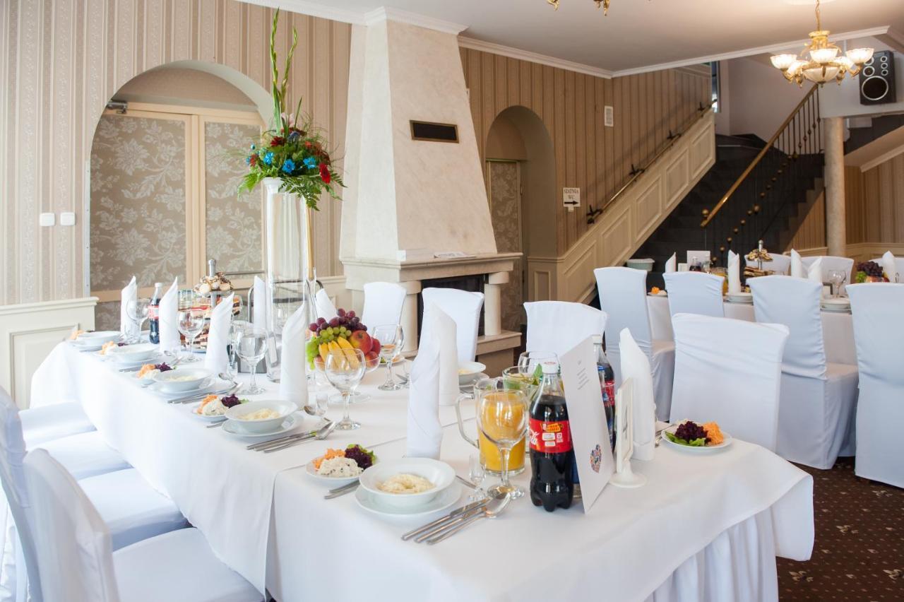 Hotel Sezam كراتشكوفا المظهر الخارجي الصورة